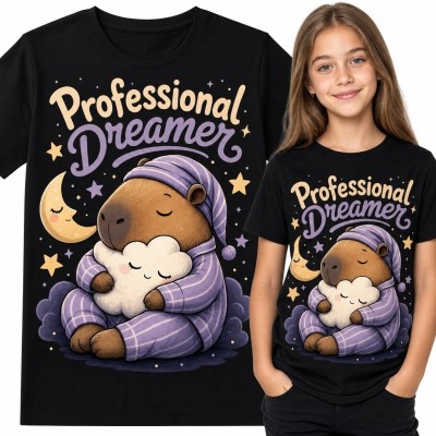 Koszulka dziewczęca z kapibarą „Professional Dreamer” - nocny motyw