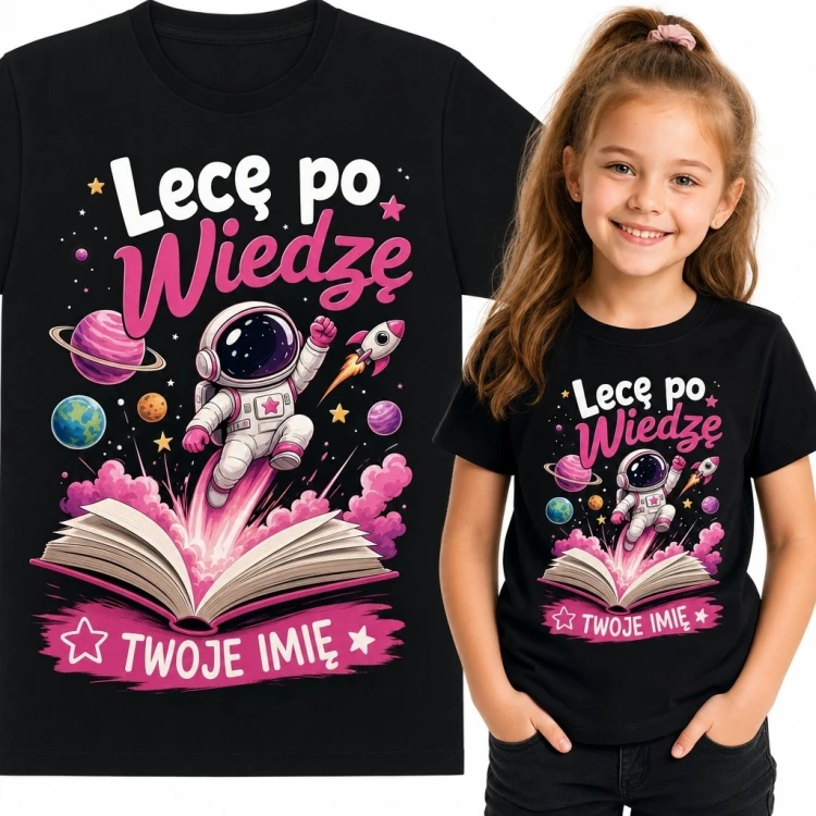 Koszulka dziewczęca z astronautą „Lecę po wiedzę” - z miejscem na imię