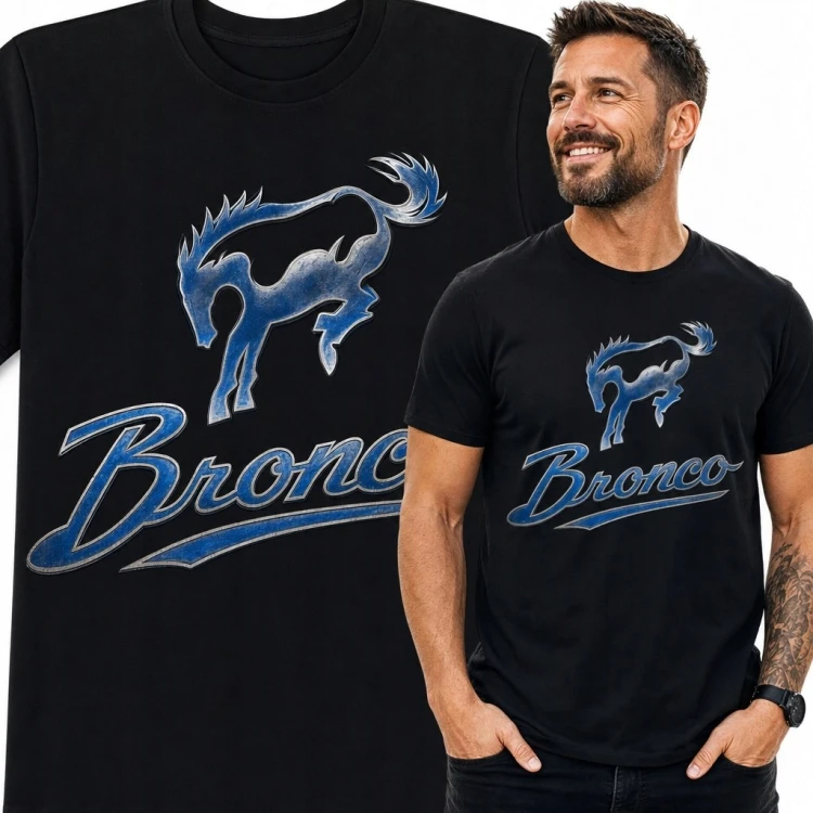 Koszulka męska z wierzgającym koniem i napisem „Bronco”