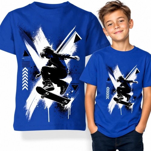 Koszulka chłopięca ze skaterem na deskorolce - miejski motyw streetwearowy