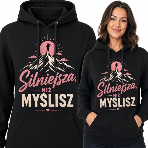 Bluza damska z kapturem „Silniejsza, niż myślisz” - kobieta na górskim szczycie