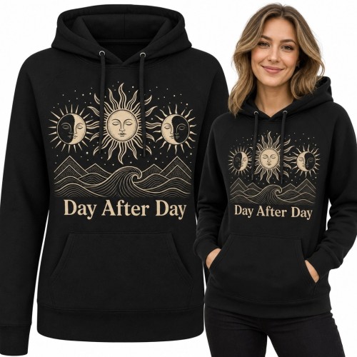 Bluza damska z kapturem ze słońcem i fazami księżyca „Day After Day” - motyw boho