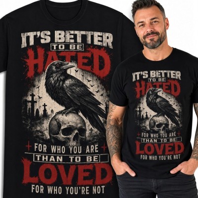 Koszulka męska z krukiem na czaszce „It's better to be hated for who you are than to be loved for who you're not” - gotycki wzór