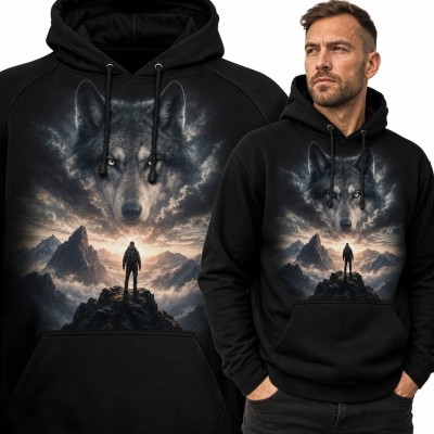 Bluza męska z kapturem - wilk nad wędrowcem w górach