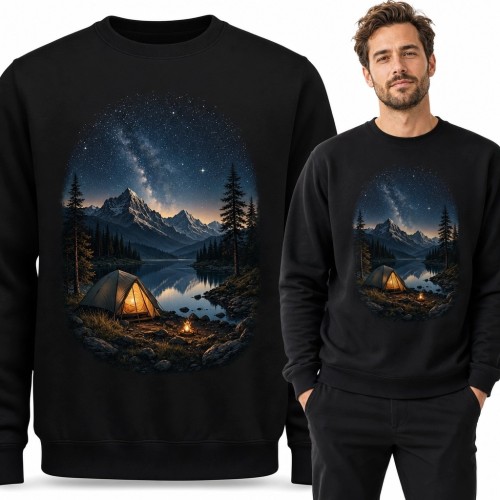 Bluza męska bez kaptura - nocny biwak z ogniskiem nad górskim jeziorem