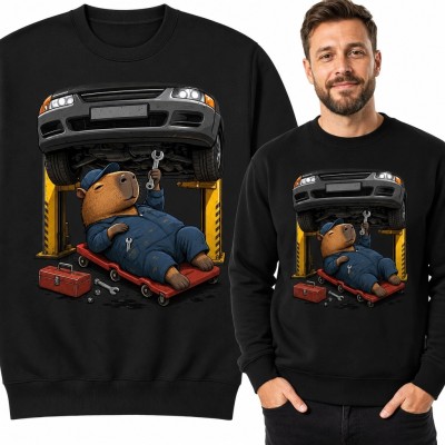 Bluza męska bez kaptura - kapibara naprawiająca samochód