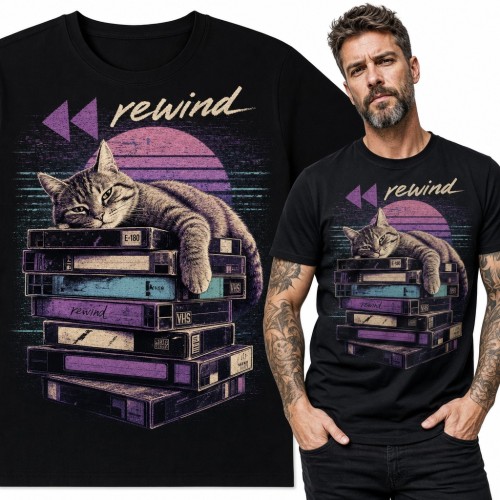 Koszulka męska „Rewind” - śpiący kot na kasetach VHS w stylu retro
