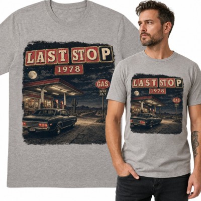 Koszulka męska „Last Stop 1978” - nocna stacja benzynowa i klasyczny muscle car