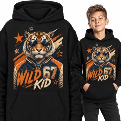 Bluza chłopięca z kapturem - tygrys w okularach i kurtce z numerem „Wild 67 Kid”