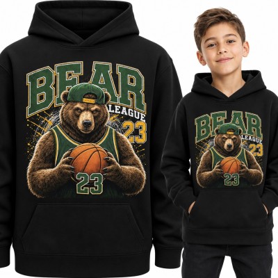 Bluza chłopięca z kapturem „Bear League 23” - niedźwiedź koszykarz z piłką