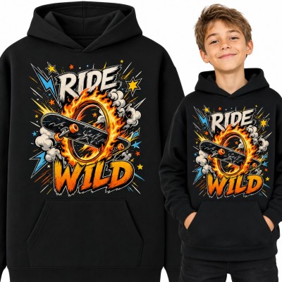 Bluza chłopięca z kapturem - „Ride Wild” deskorolka w ognistym pierścieniu