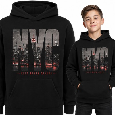 Bluza chłopięca z kapturem - „NYC” z nocną panoramą Manhattanu