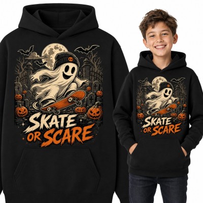 Bluza chłopięca z kapturem - „Skate or scare” duszek na deskorolce wśród dyń