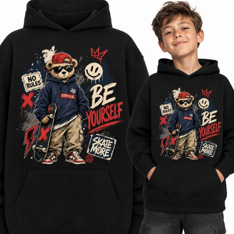 Bluza chłopięca z kapturem - miś skater z deskorolką i napisem „Be yourself”