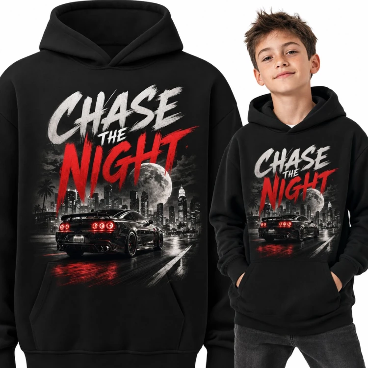 Bluza chłopięca z kapturem - „Chase the Night” sportowe auto w nocnym mieście