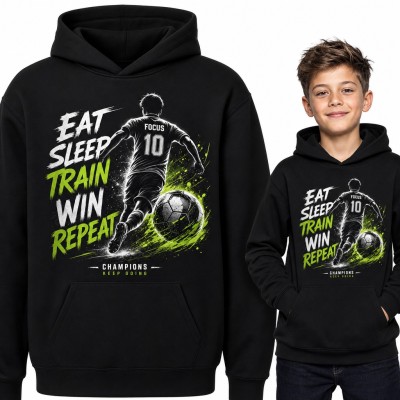 Bluza chłopięca z kapturem - piłkarz z numerem 10 i napis „Eat sleep train win repeat”