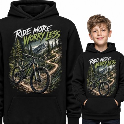 Bluza chłopięca z kapturem - rower MTB na górskim szlaku „Ride more worry less”