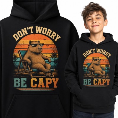 Bluza chłopięca z kapturem - kapibara na leżaku „Don't worry be capy”