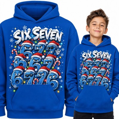 Bluza chłopięca z kapturem - świąteczny mem 67 „Six Seven” z cyframi w czapkach Mikołaja