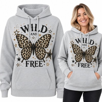 Bluza damska z kapturem - motyl w panterkę „Wild and free” wśród złotych gwiazd