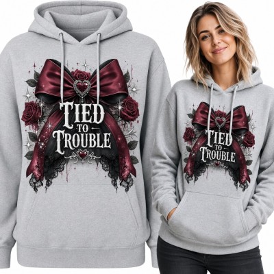 Bluza damska z kapturem - „Tied to trouble” z bordową kokardą i różami