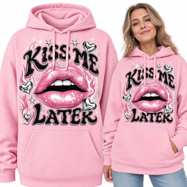 Bluza damska z kapturem - błyszczące usta „Kiss me later” z chromowanymi sercami