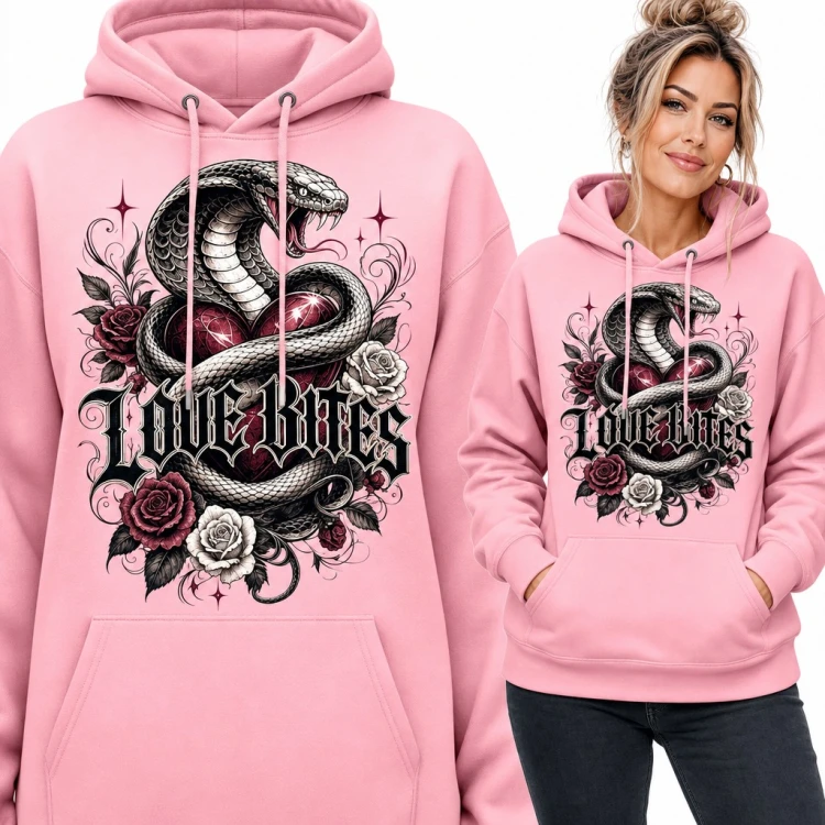 Bluza damska z kapturem - kobra oplatająca serce i róże „Love Bites”