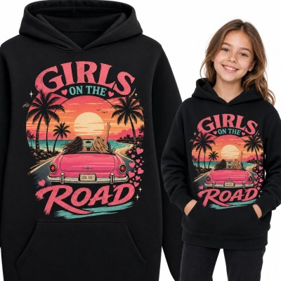 Bluza dziewczęca z kapturem „Girls on the road” - różowy kabriolet i palmy o zachodzie słońca