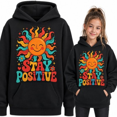Bluza dziewczęca z kapturem - „Stay positive” z uśmiechniętym słońcem retro