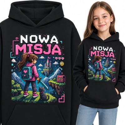 Bluza dziewczęca z kapturem - „Nowa misja” pikselowa gamerka z mieczem i kotem