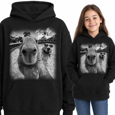 Bluza dziewczęca z kapturem - kapibara robiąca selfie w basenie
