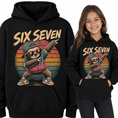 Bluza dziewczęca z kapturem „Six Seven” - leniwiec robiący dab na tle retro zachodu słońca