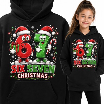 Bluza dziewczęca z kapturem - „Six Seven Christmas” mem 67 z cyframi w czapkach Mikołaja