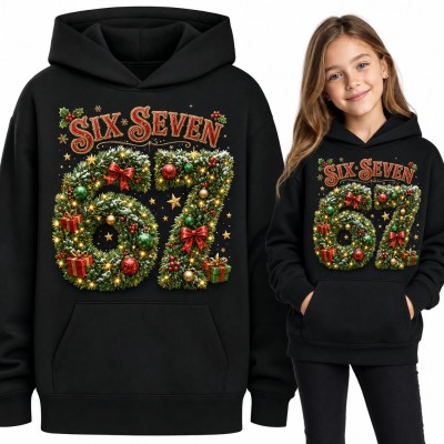 Bluza dziewczęca z kapturem „Six Seven” - świąteczne 67 z choinkowych gałązek