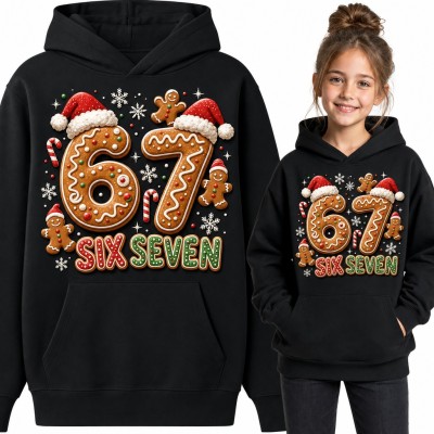 Bluza dziewczęca z kapturem „67 Six Seven” - świąteczne pierniczki z czapkami Mikołaja