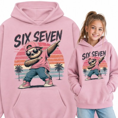 Bluza dziewczęca z kapturem „Six Seven” - mem 67 z leniwcem w okularach i czapce
