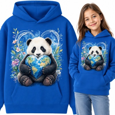 Bluza dziewczęca z kapturem - panda tuląca Ziemię w kształcie serca
