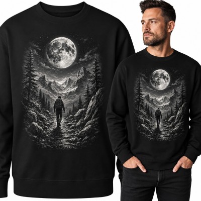 Bluza męska bez kaptura - wędrowiec na górskim szlaku pod pełnią księżyca