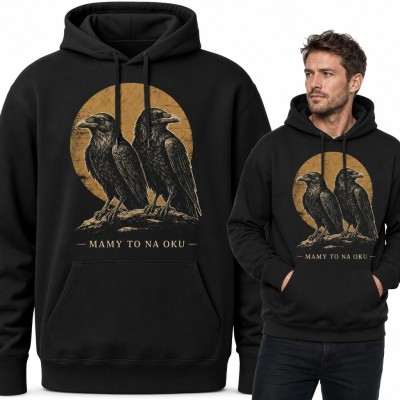 Bluza męska z kapturem - dwa kruki na tle pełni „Mamy to na oku”