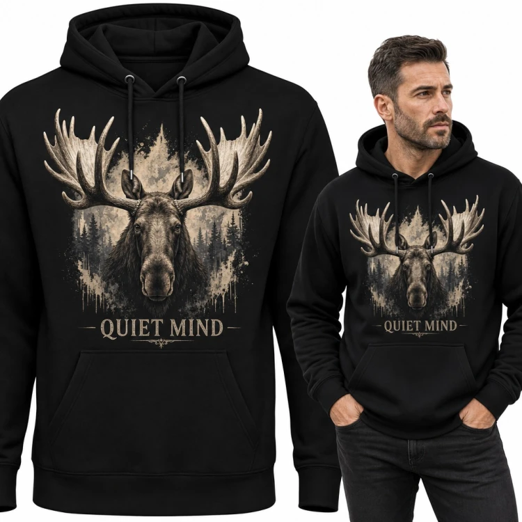 Bluza męska z kapturem - łoś z porożem na tle lasu i napis „Quiet Mind”