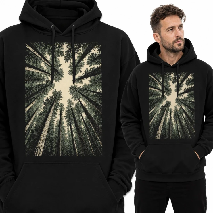 Bluza męska z kapturem - korony drzew iglastych widziane z dołu