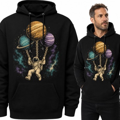 Bluza męska z kapturem - astronauta na huśtawce z planet