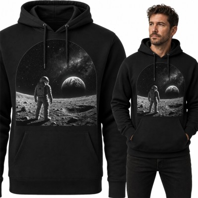 Bluza męska z kapturem - astronauta na Księżycu patrzący na Ziemię