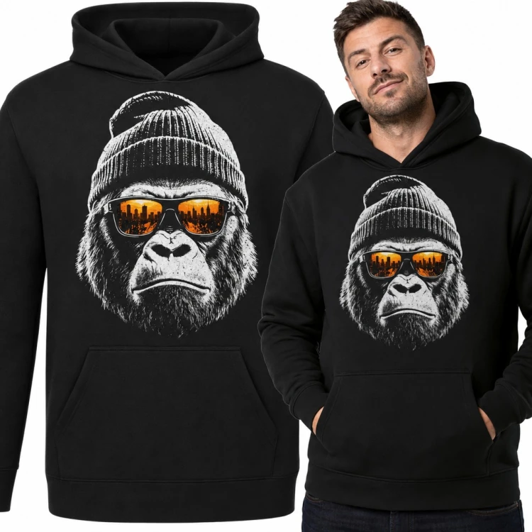 Bluza męska z kapturem - goryl w czapce beanie i okularach z odbiciem miasta