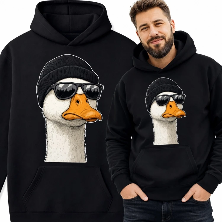 Bluza męska z kapturem - wyluzowana gęś w czapce beanie i okularach