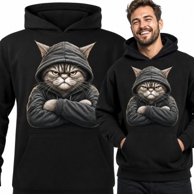 Bluza męska z kapturem - naburmuszony kot w bluzie ze skrzyżowanymi łapami