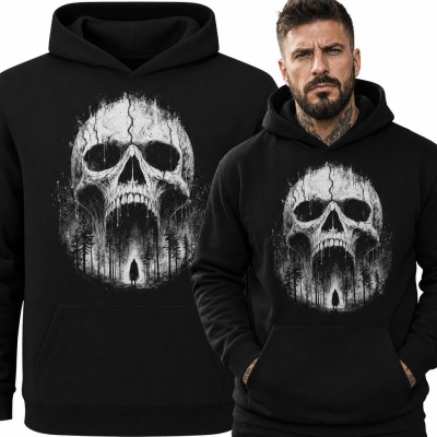 Bluza męska z kapturem - pęknięta czaszka nad mrocznym lasem z samotnym wędrowcem