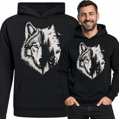 Bluza męska z kapturem - głowa wilka z lasem i lecącymi ptakami