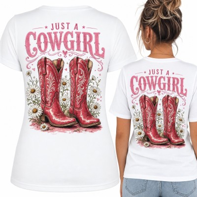 Koszulka damska „Just a Cowgirl” - różowe kowbojki i stokrotki, duży nadruk na plecach