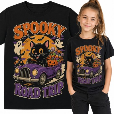 Koszulka dziewczęca na Halloween „Spooky road trip” - czarny kot w aucie z dynią